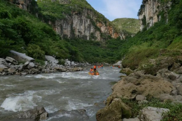 马岭河峡谷哪儿有漂流 中国第一长漂流？