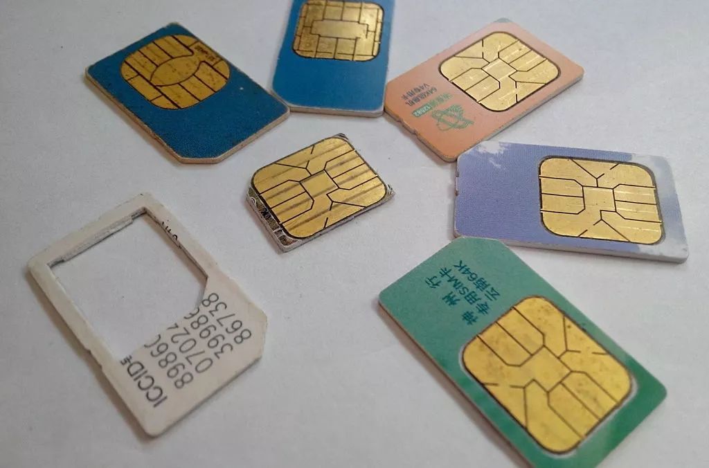 拥有电话号码的卡片都属于物联网SIM卡吗？