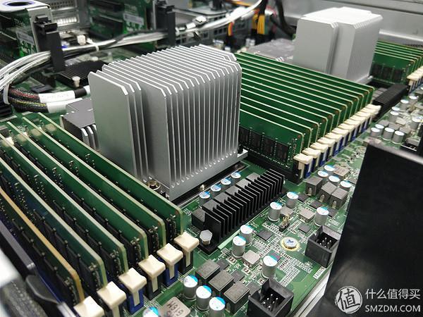 384GB内存的服务器能够胜任哪些任务？