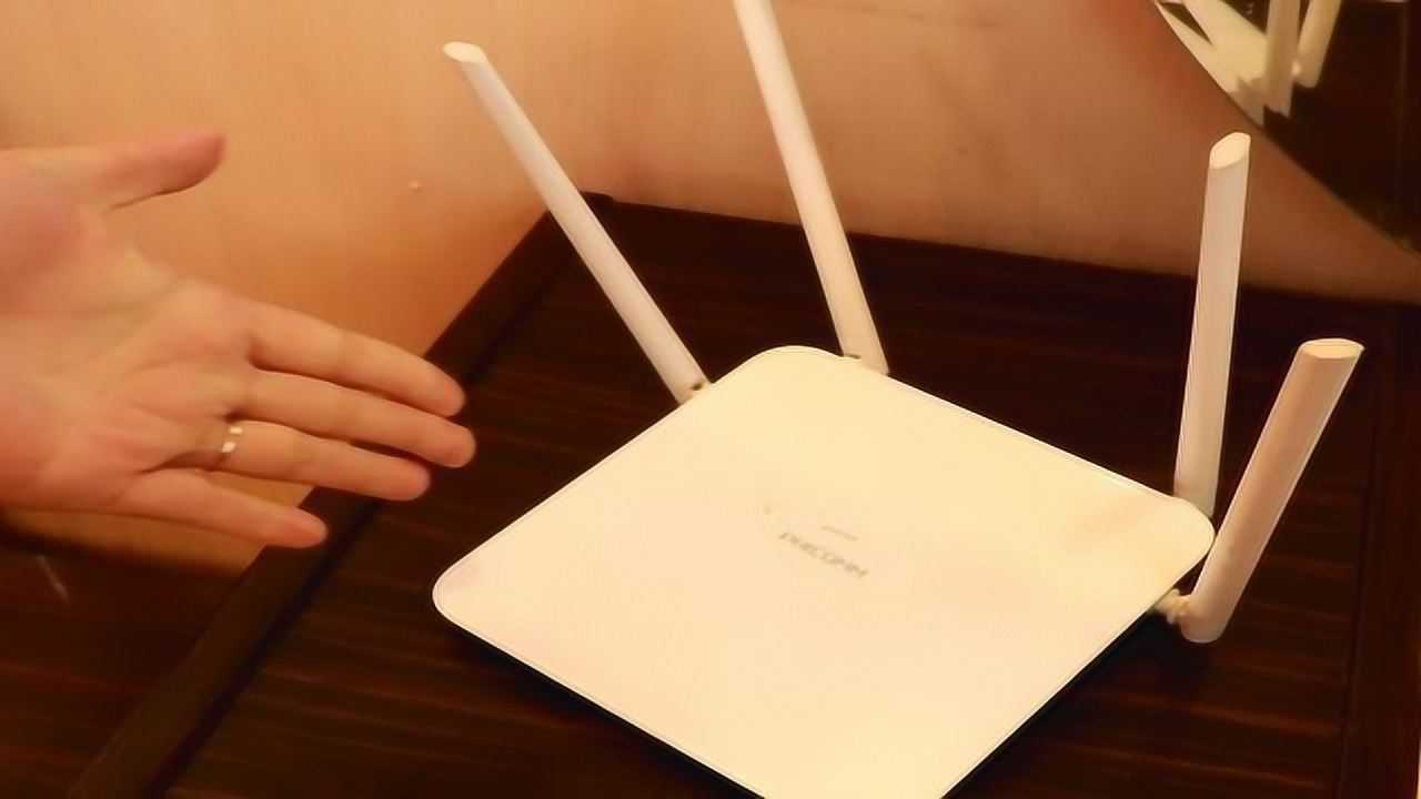 如何调整路由器的网络信号方向视频  第1张