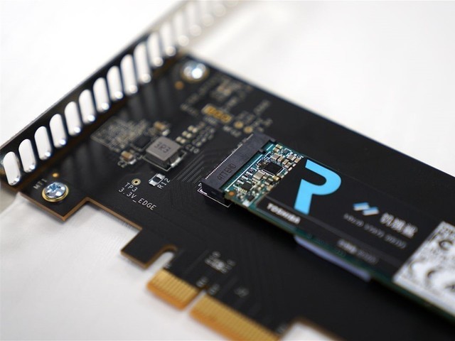 M.2接口与PCI-E固态硬盘之间有哪些关键差异？