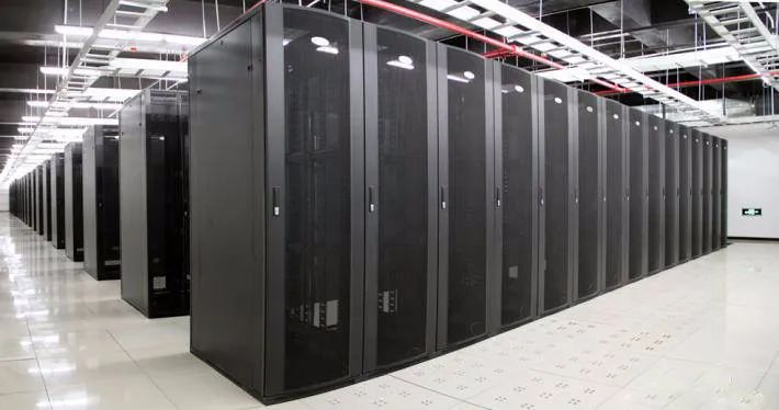 服务器机柜中的1U是指什么？