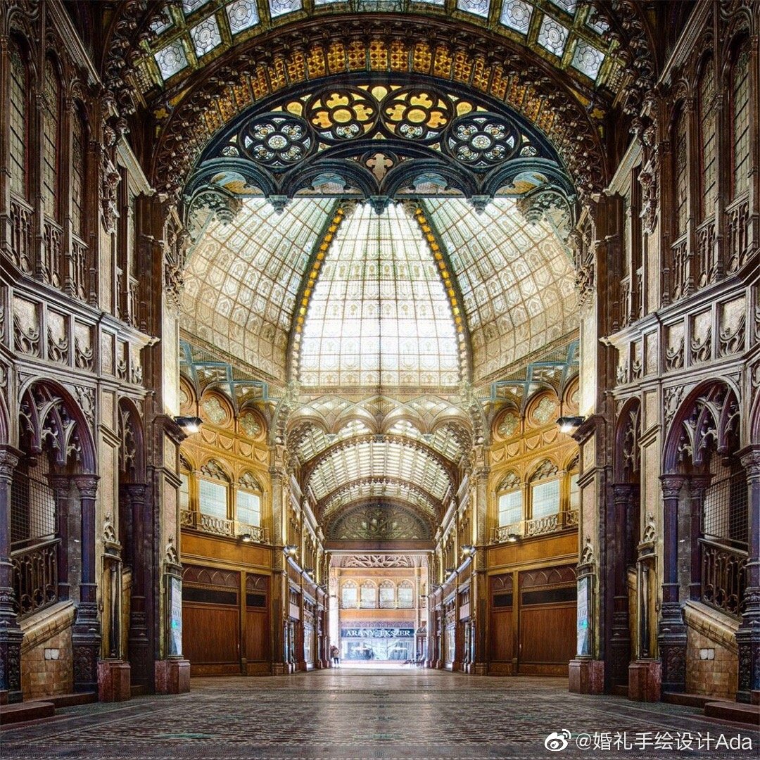 Cornice: 建筑中的装饰艺术还是结构必需？