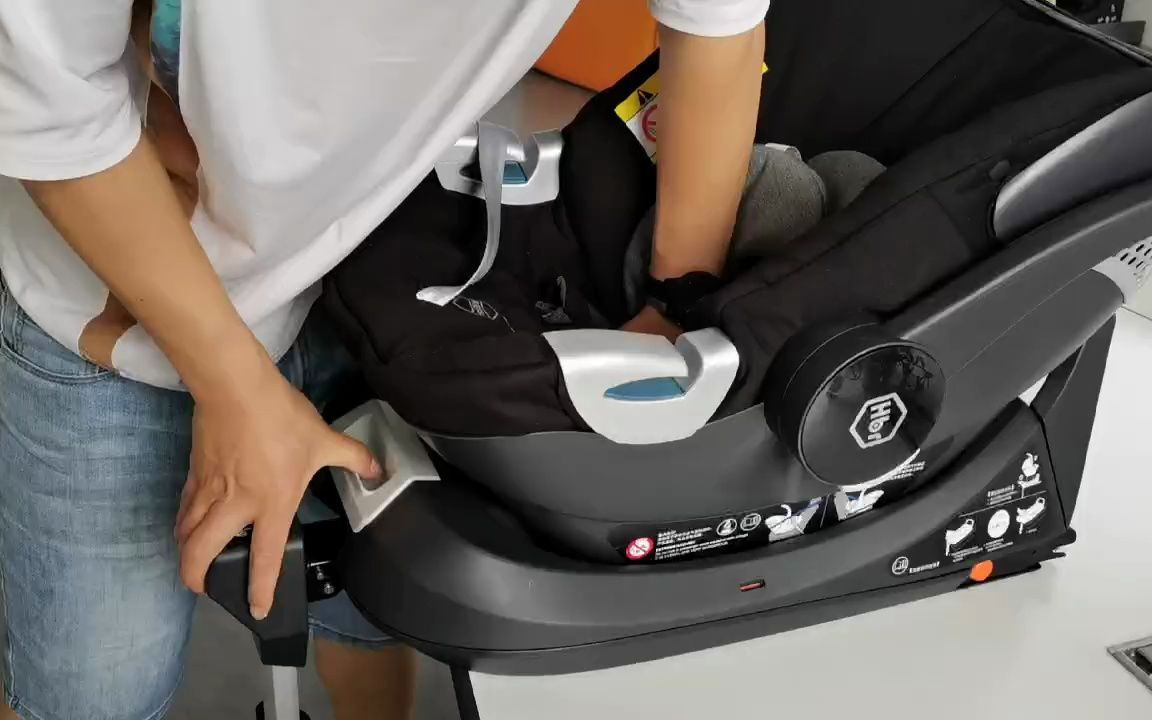 婴儿提篮拆洗后怎么组装好  第1张