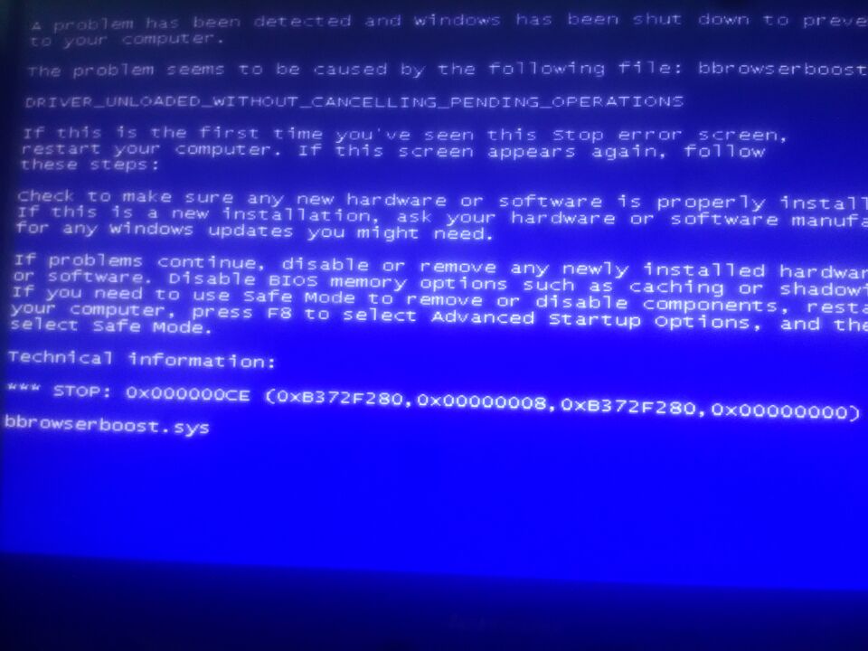 为什么在Windows XP中更改分辨率后会导致系统蓝屏？