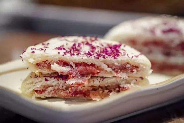 孕晚期可以吃玫瑰鲜花饼吗 孕妇能吃鲜花饼吗？  第1张