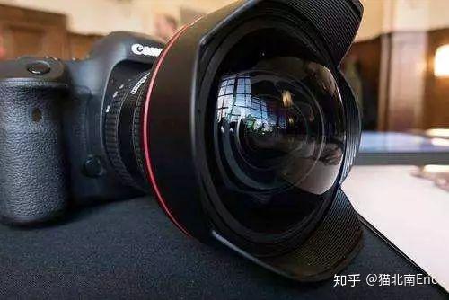 专业摄像机拍摄为何画面扭曲？  第1张