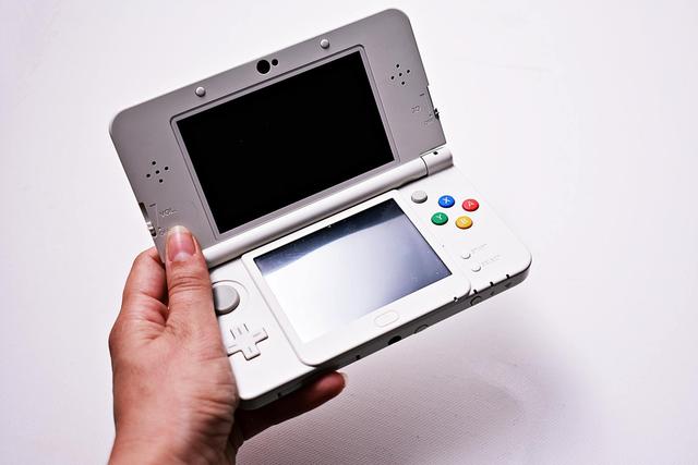 3ds硬件配置究竟落后到什么水平,为何至今仍是一代经典掌机? 第1张 3ds硬件配置究竟落后到什么水平,为何至今仍是一代经典掌机? 第1张