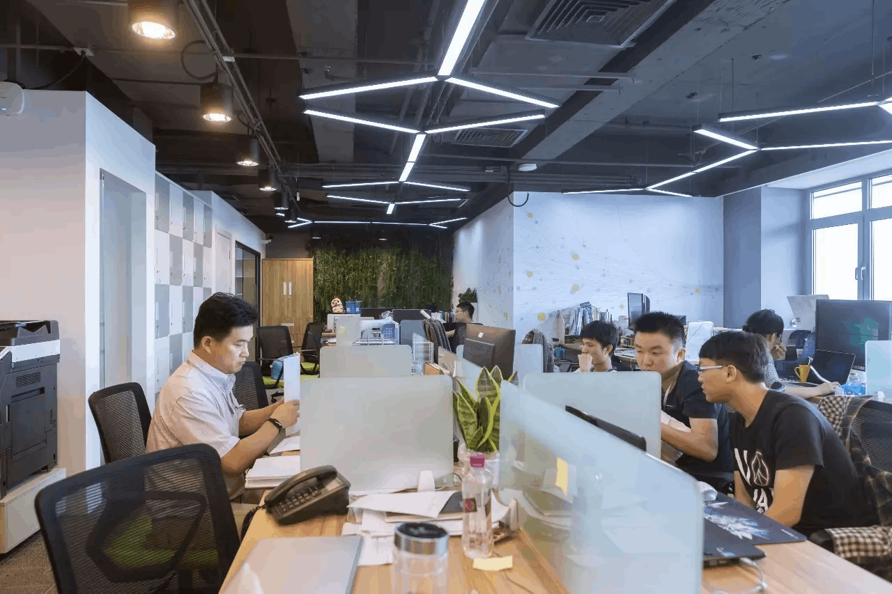 微信开发办公室,这个新办公室的运营模式和管理理念有哪些创新之处? 第2张 微信开发办公室,这个新办公室的运营模式和管理理念有哪些创新之处? 第2张