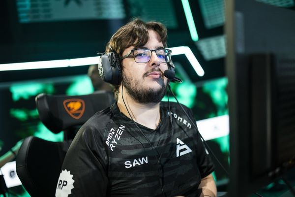 热议LOL为何缺少Azir英雄配置?玩家热议技能与定位之谜 第1张 热议LOL为何缺少Azir英雄配置?玩家热议技能与定位之谜 第1张