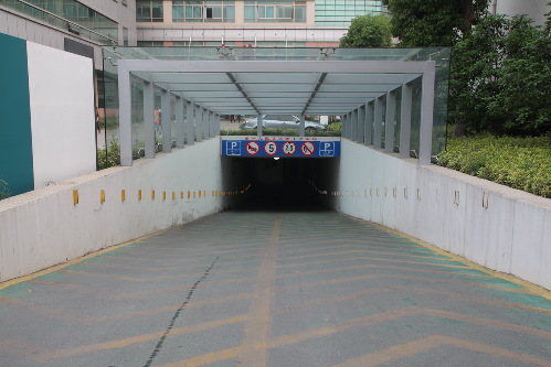 开发商地库坡道少一个,违反规划承诺,业主如何维权? 第1张 开发商地库坡道少一个,违反规划承诺,业主如何维权? 第1张