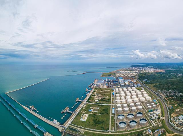 洋浦经济开发区网站,揭秘其背后发展潜力与挑战? 第2张 洋浦经济开发区网站,揭秘其背后发展潜力与挑战? 第2张