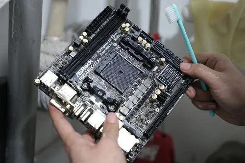 服务器主板维修难度大吗?专业技巧与常见问题解析一览 第2张 服务器主板维修难度大吗?专业技巧与常见问题解析一览 第2张