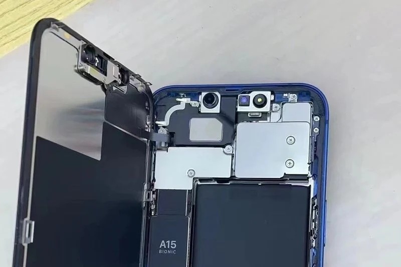 iPhone充电时后盖震动是何原因?揭秘充电后盖震动之谜! 第1张 iPhone充电时后盖震动是何原因?揭秘充电后盖震动之谜! 第1张
