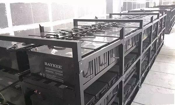 服务器必备的后备式UPS,哪种类型更适合我的需求?如何选择最合适的UPS解决方案? 第2张 服务器必备的后备式UPS,哪种类型更适合我的需求?如何选择最合适的UPS解决方案? 第2张