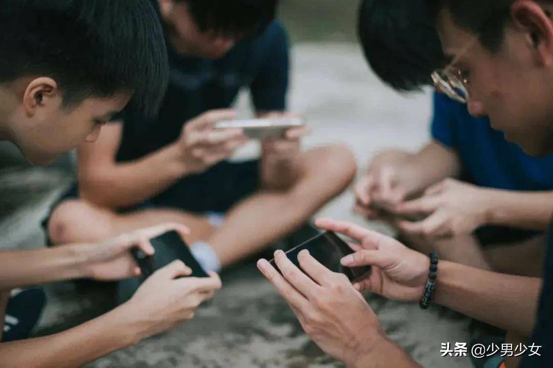 为何沉迷游戏会导致行为异常?深层原因究竟是什么? 第1张 为何沉迷游戏会导致行为异常?深层原因究竟是什么? 第1张