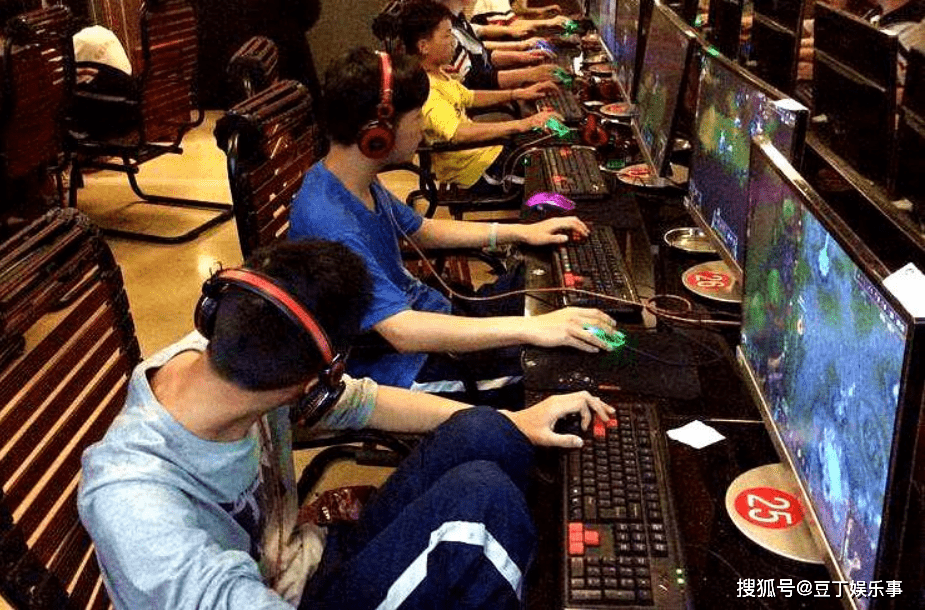 2016年网吧服务器,为何至今仍有人在使用?背后原因令人深思。 第1张 2016年网吧服务器,为何至今仍有人在使用?背后原因令人深思。 第1张