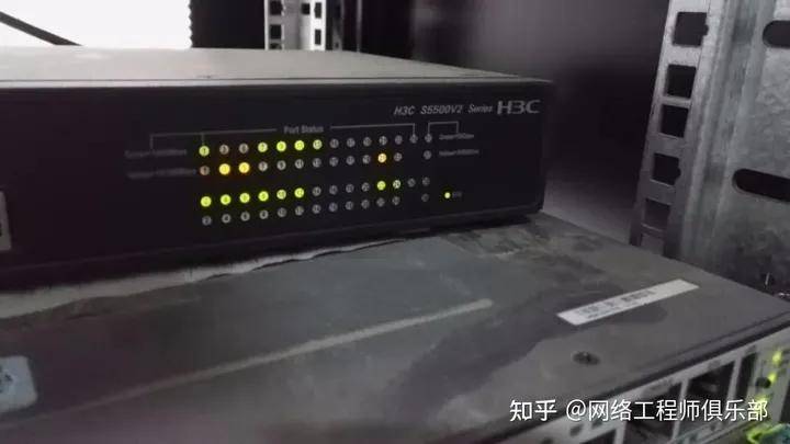 服务器和交换机指示灯都不亮是什么原因导致的? 第1张 服务器和交换机指示灯都不亮是什么原因导致的? 第1张