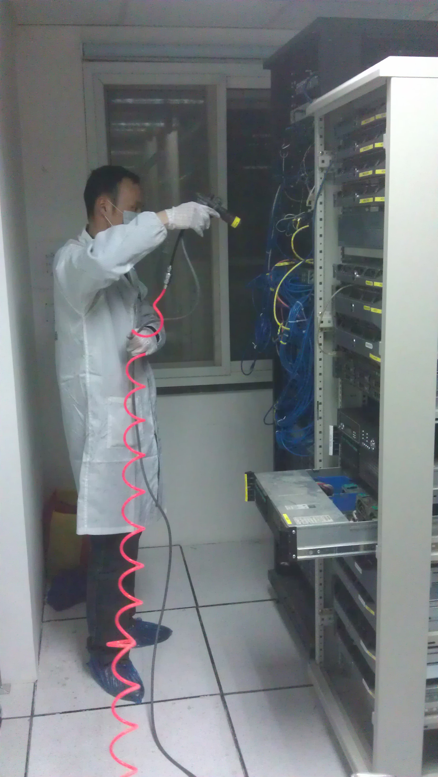 服务器维护除尘