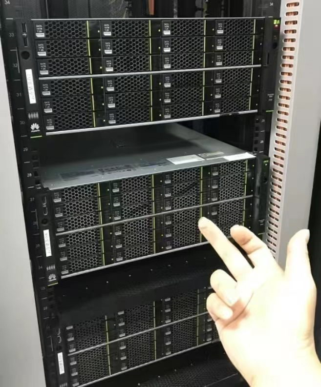 服务器灰尘怎么清理才不伤硬件? 第3张 服务器灰尘怎么清理才不伤硬件? 第3张
