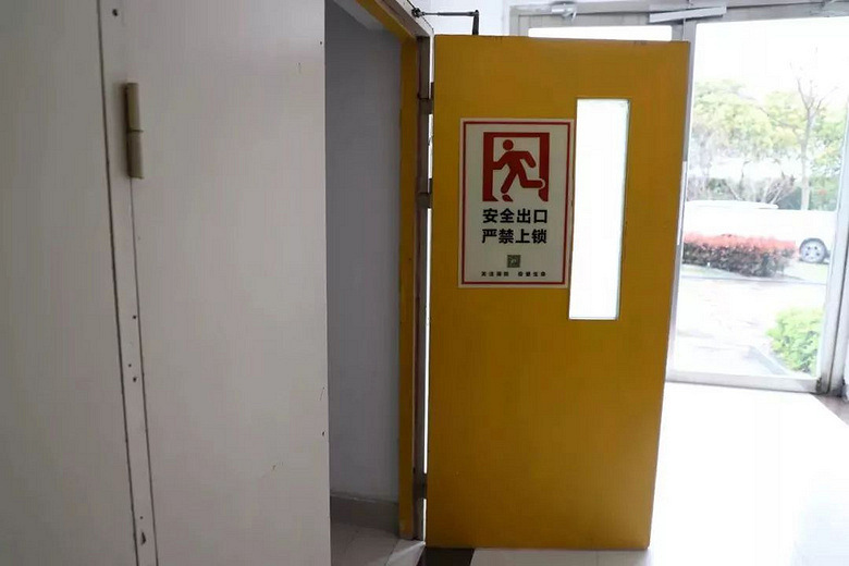安全通道口为何在紧急情况下难以辨识,安全隐患如何有效消除? 第3张 安全通道口为何在紧急情况下难以辨识,安全隐患如何有效消除? 第3张