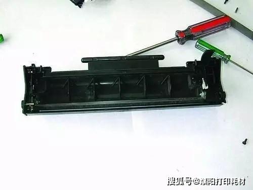 佳能623cdn硒鼓加墨粉操作难不难?新手必看视频教程揭秘 第2张 佳能623cdn硒鼓加墨粉操作难不难?新手必看视频教程揭秘 第2张