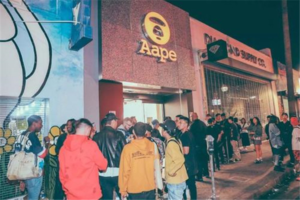 aape 商标引发热议,这个潮流品牌背后的故事和争议是什么? 第1张 aape 商标引发热议,这个潮流品牌背后的故事和争议是什么? 第1张