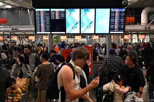 国航服务器为何频繁繁忙?旅客出行受阻,故障原因揭秘? 第1张 国航服务器为何频繁繁忙?旅客出行受阻,故障原因揭秘? 第1张