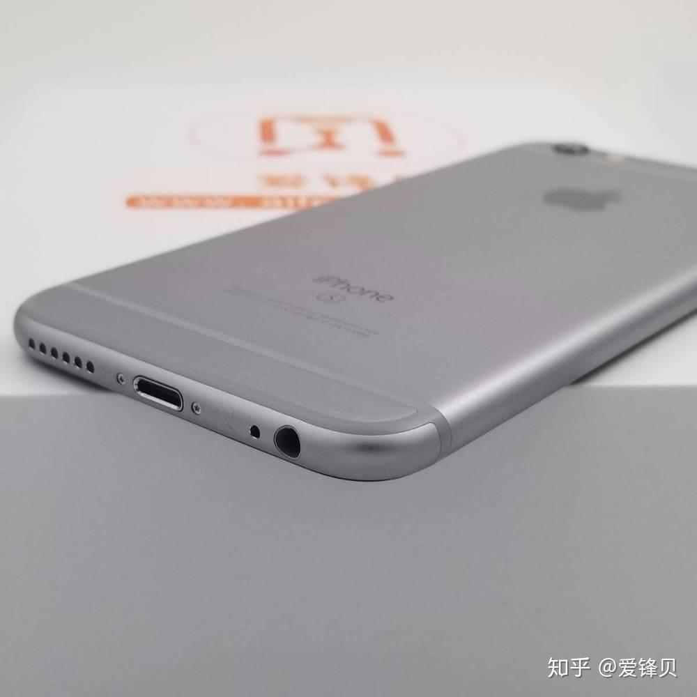 苹果6s什么配置，现在用起来卡不卡还值得买吗？