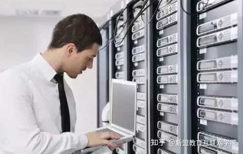 服务器运维一般是什么专业的，要学哪些技术？