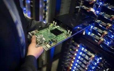 服务器维护人员在维护期间,服务器为何会频繁出现故障?原因揭秘! 第2张 服务器维护人员在维护期间,服务器为何会频繁出现故障?原因揭秘! 第2张