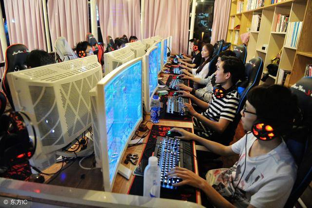 网吧收费服务器为何如此普及?背后盈利模式与玩家体验揭秘? 第2张 网吧收费服务器为何如此普及?背后盈利模式与玩家体验揭秘? 第2张