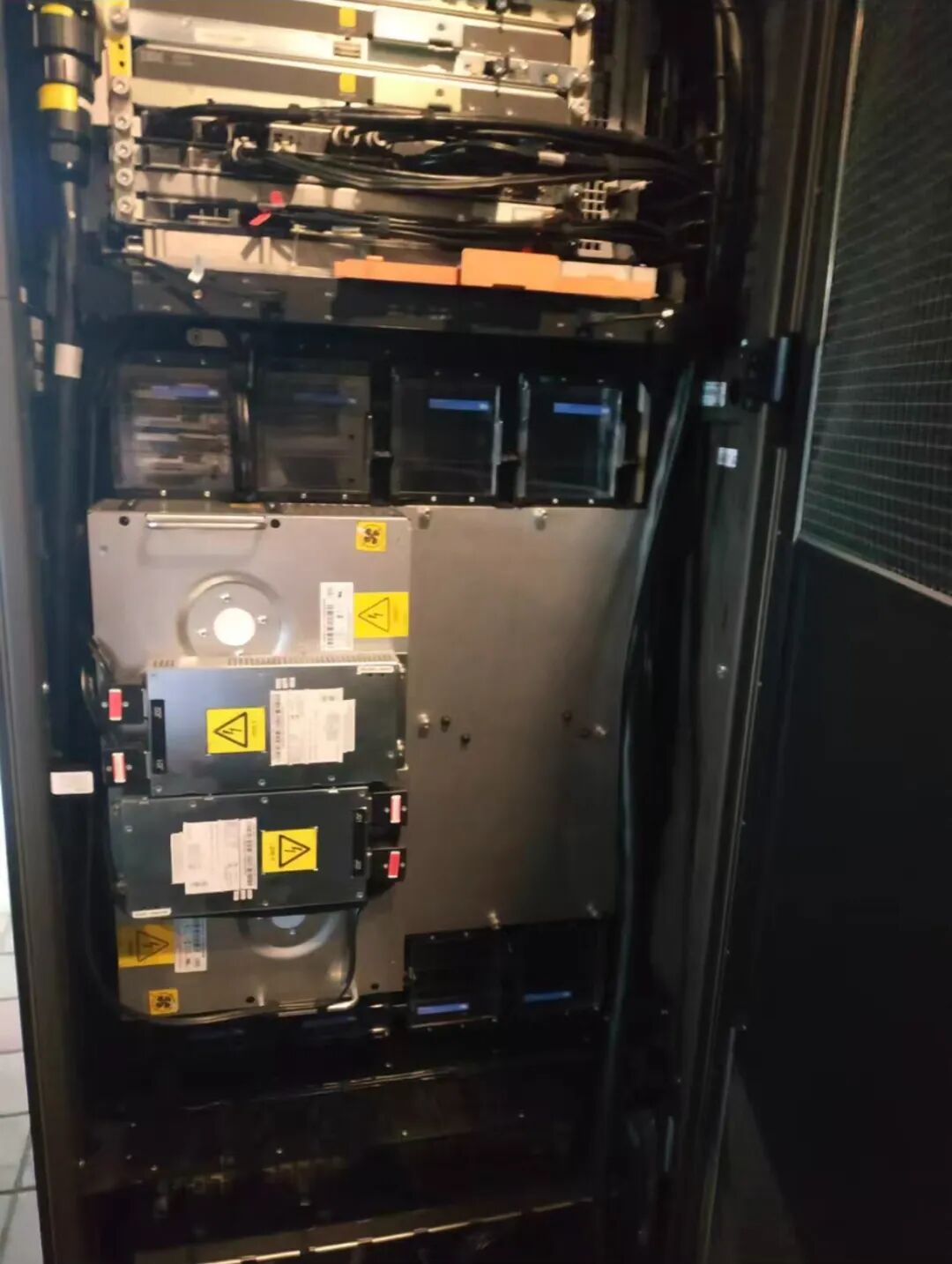 IBM服务器拆机后,配件还能用吗?回收要注意什么? 第3张 IBM服务器拆机后,配件还能用吗?回收要注意什么? 第3张