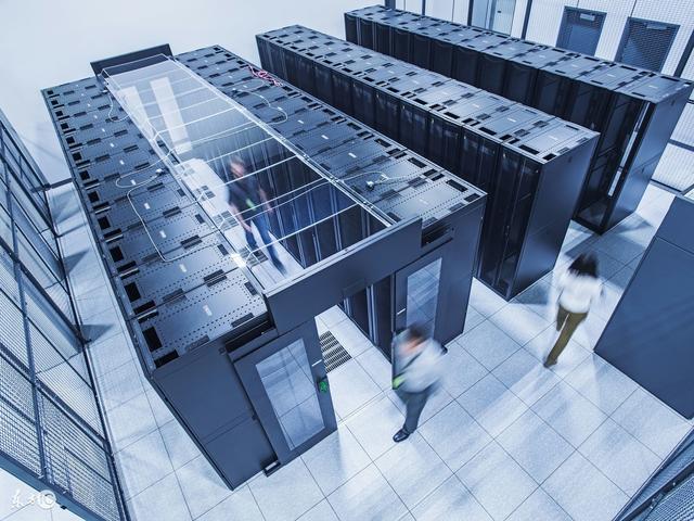 ibm服务器尺寸究竟有多小?揭秘其创新空间与设计理念! 第3张 ibm服务器尺寸究竟有多小?揭秘其创新空间与设计理念! 第3张