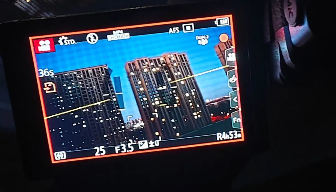 摄像机画面为何突然出现格子? 第1张 摄像机画面为何突然出现格子? 第1张