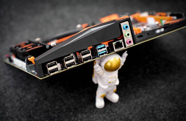 x99的下一代服务器是什么,x99的下一代服务器是什么型号 第1张 x99的下一代服务器是什么,x99的下一代服务器是什么型号 第1张