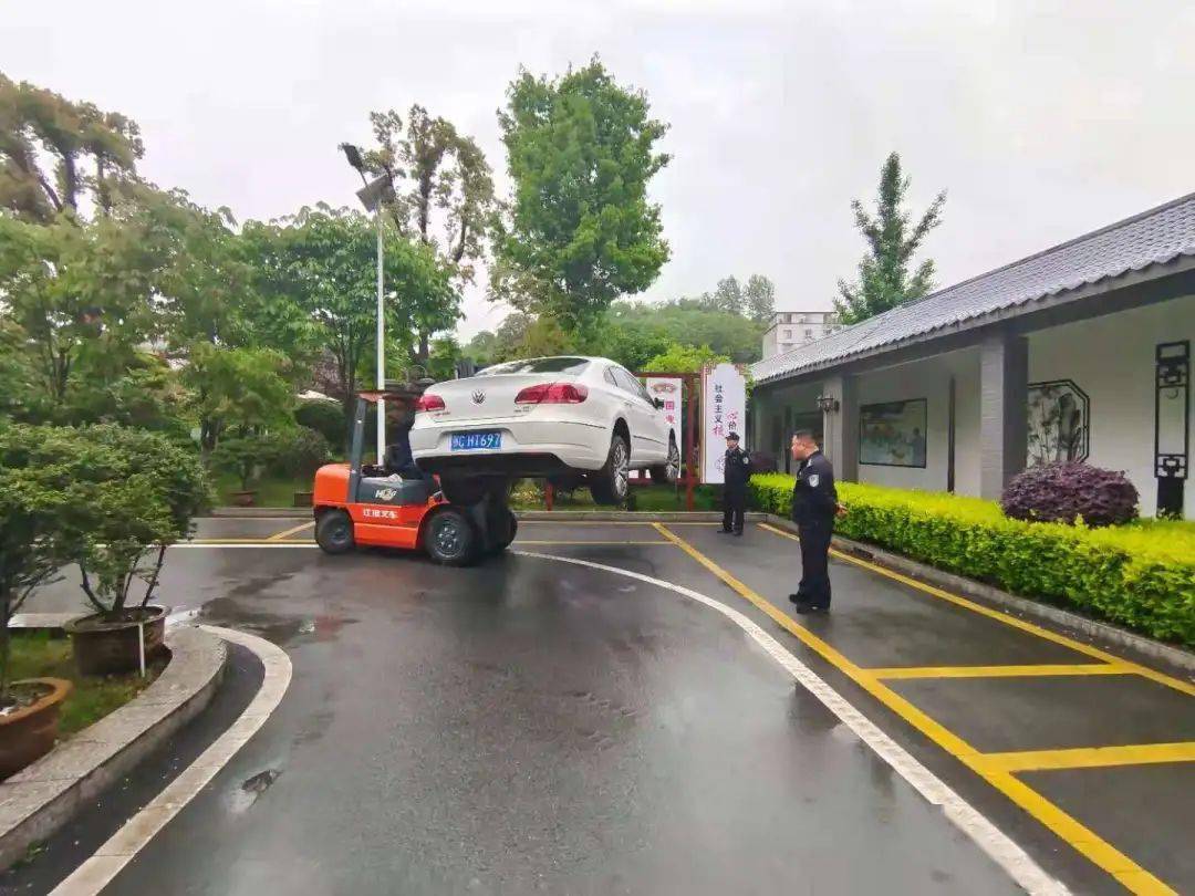 如何直接联系机房一线运维人员?,怎么联系最有效 第1张 如何直接联系机房一线运维人员?,怎么联系最有效 第1张