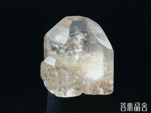 托帕石怎么识别真假?托帕石与黄玉的区别 第1张 托帕石怎么识别真假?托帕石与黄玉的区别 第1张