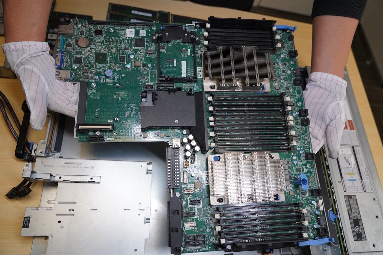 dell 服务器拆机 第1张 dell 服务器拆机 第1张