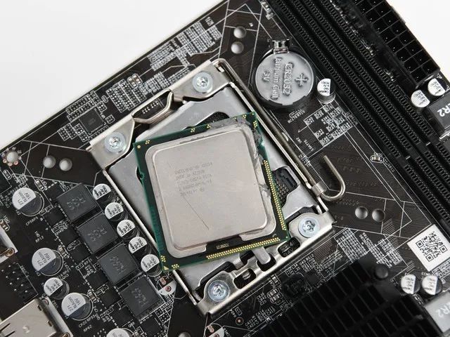 为什么没有E5的服务器主板卖,E5主板现在哪里还能买到正品 第2张 为什么没有E5的服务器主板卖,E5主板现在哪里还能买到正品 第2张