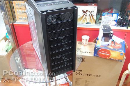 遨游主机:8折优惠,(三网)美国 cn2 gia vps,200M带宽,54元/月,2G内存/1核/30gSSD/500g流量