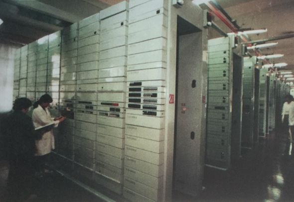 搬瓦工VPS:新增荷兰机房“联通”线路的VPS,10Gbps带宽,可在美国cn2gia、日本软银、荷兰“联通”之间随意切换