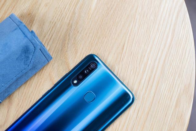 vivo Y35配置参数怎么样?性能拍照续航实测,值得入手吗?